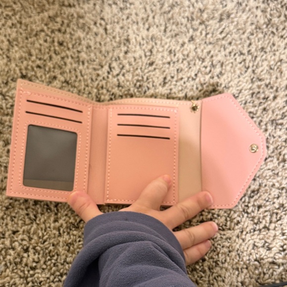 Elegant Pink Women's Wallet - Picture 4 of 5